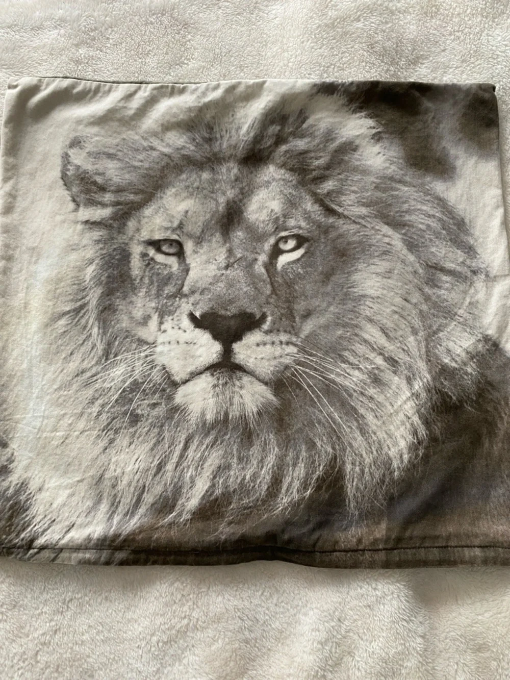 Large Lion Face Graphic Pillow Cover - Monochrome Lion Print